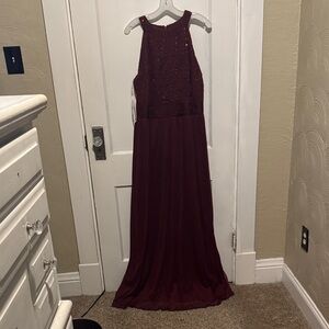 Chic Burgundy Maxi Dress